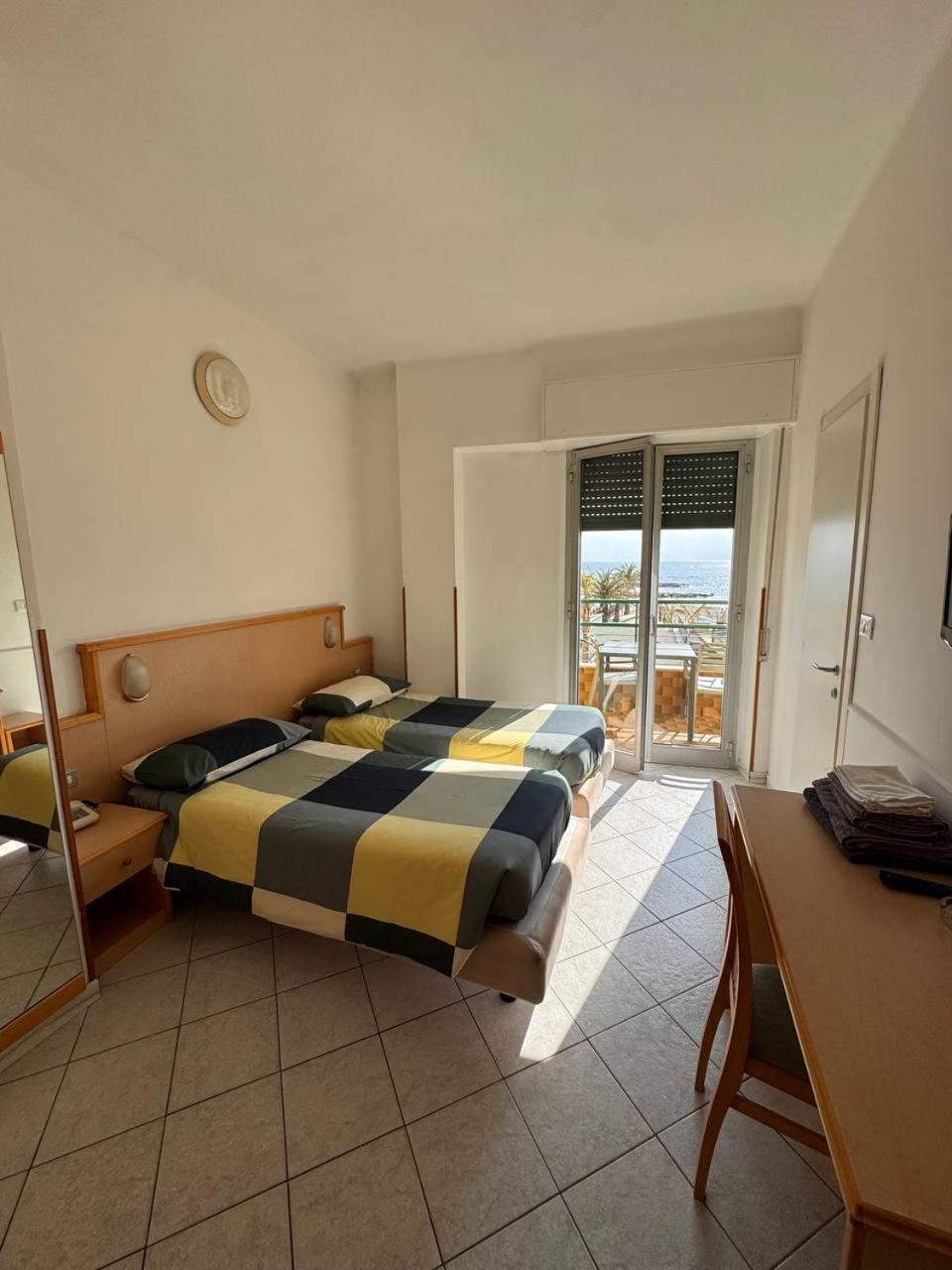 Hotel Ideal Arma di Taggia Exterior photo