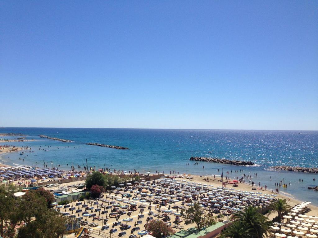 Hotel Ideal Arma di Taggia Exterior photo